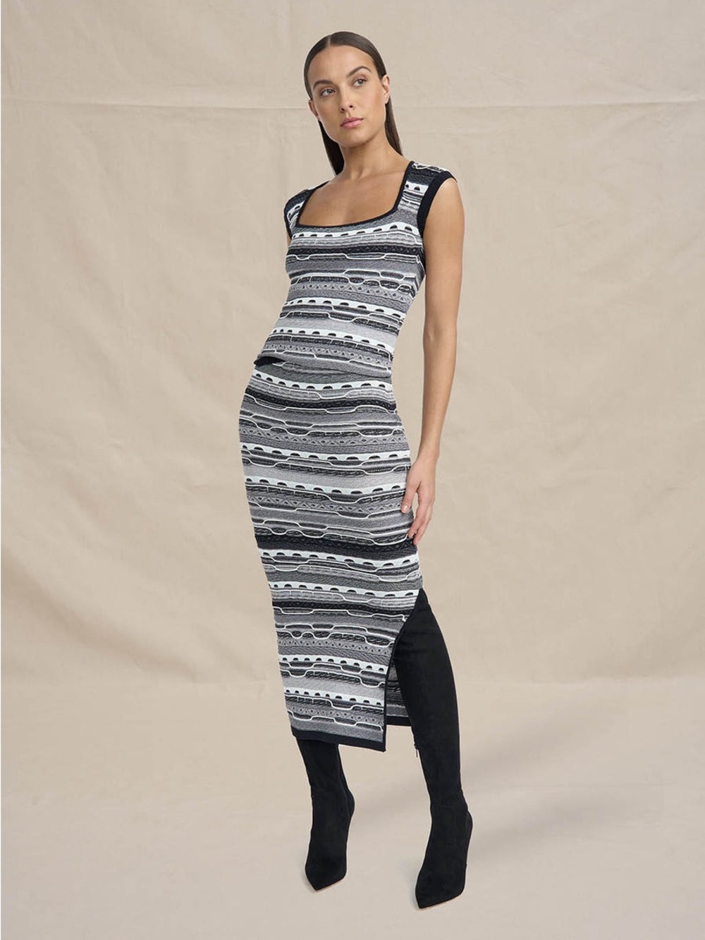 By Johnny Black & White Geometric Knit Bodycon Maxi Dress – Square Neck SZ XXL